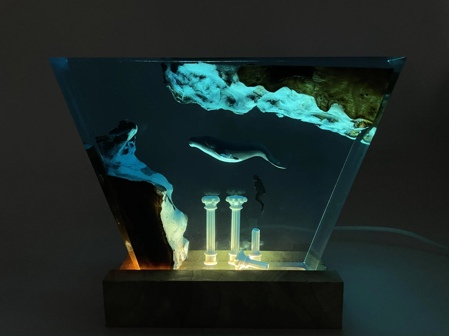 Atlantis Resin Lamp