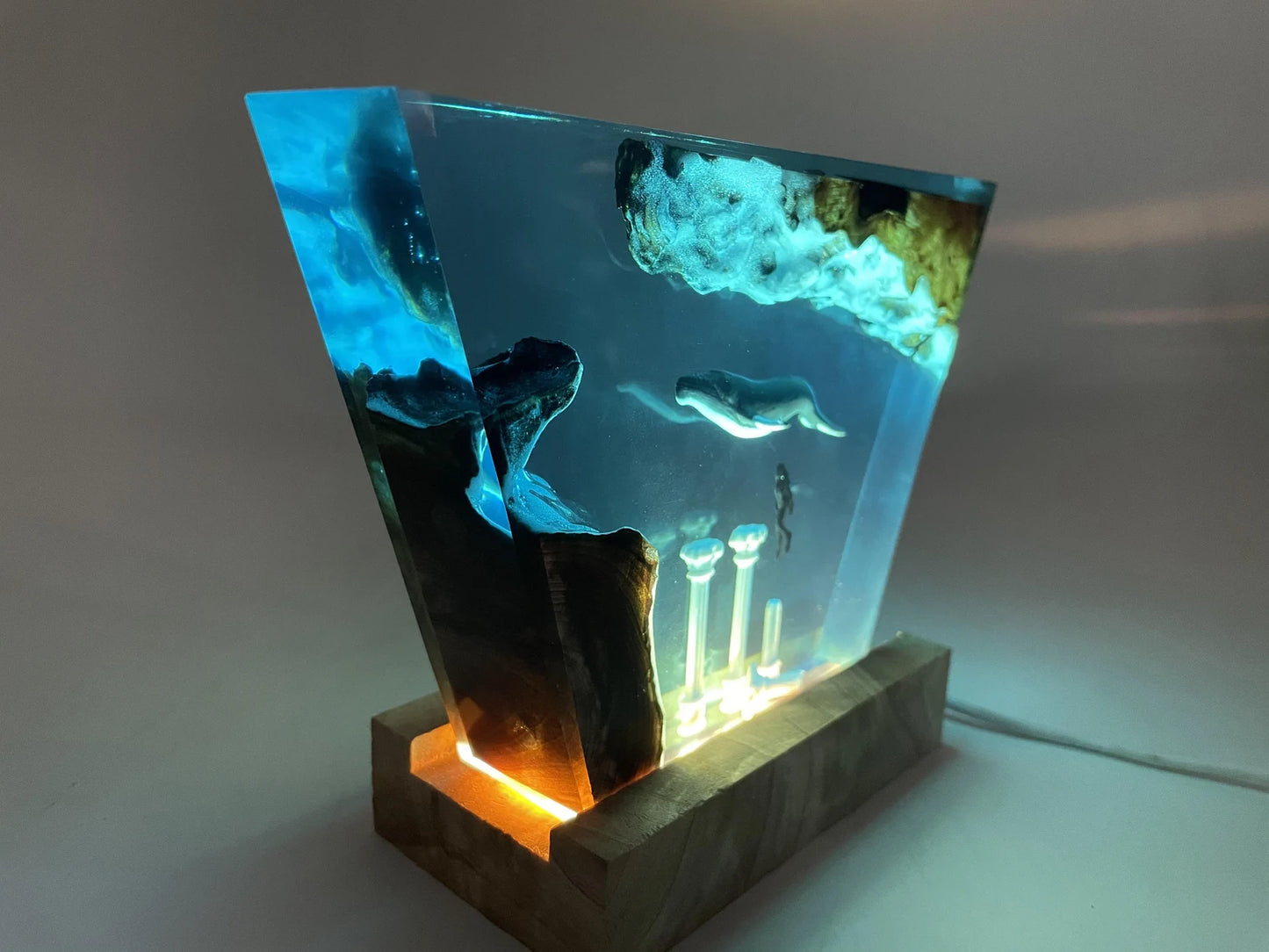 Atlantis Resin Lamp