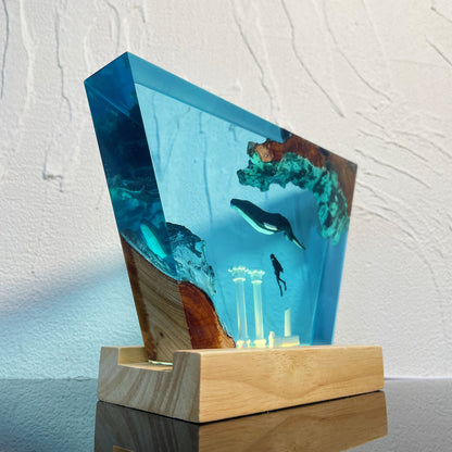 Atlantis Resin Lamp