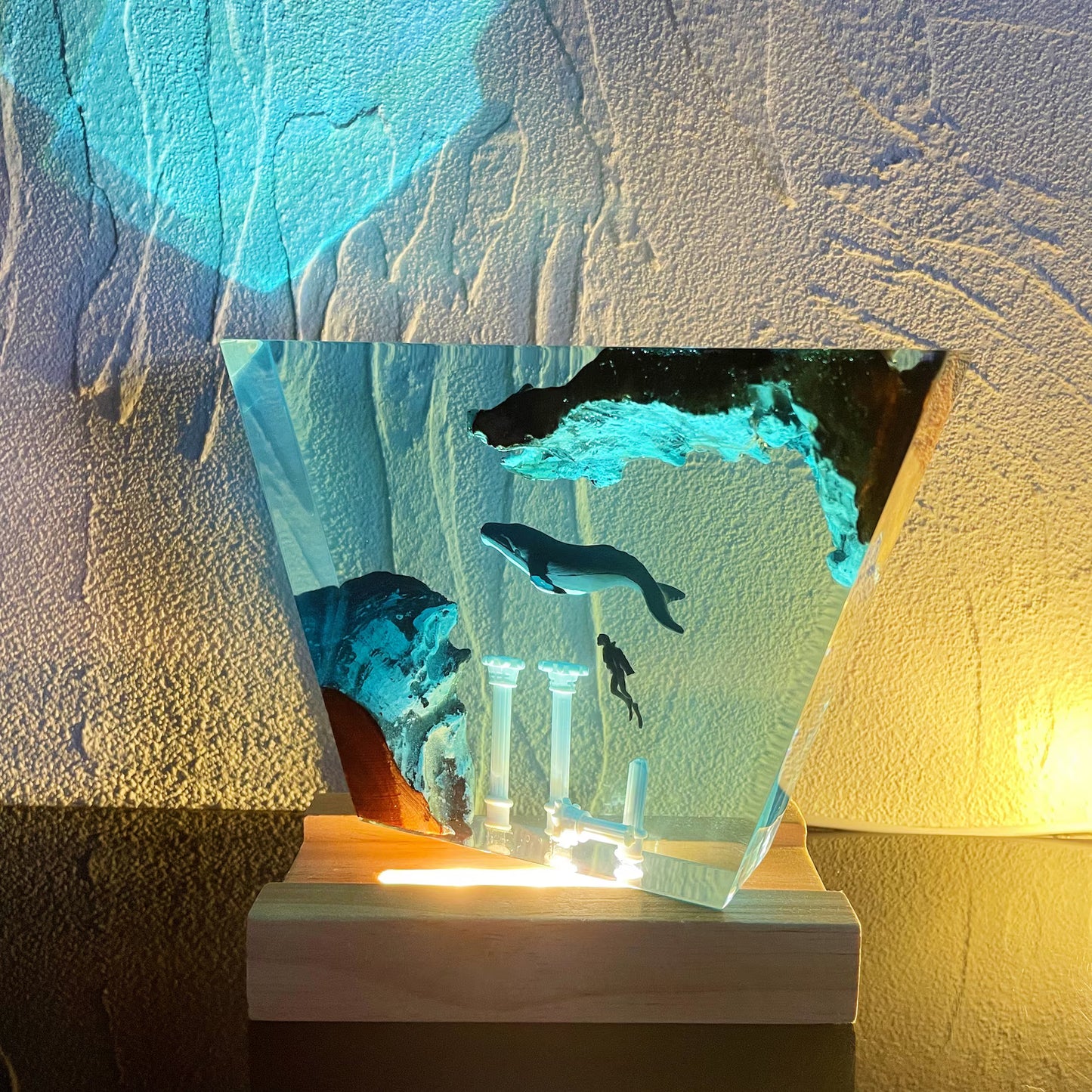Atlantis Resin Lamp