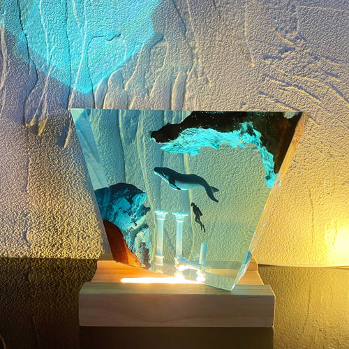 Atlantis Resin Lamp